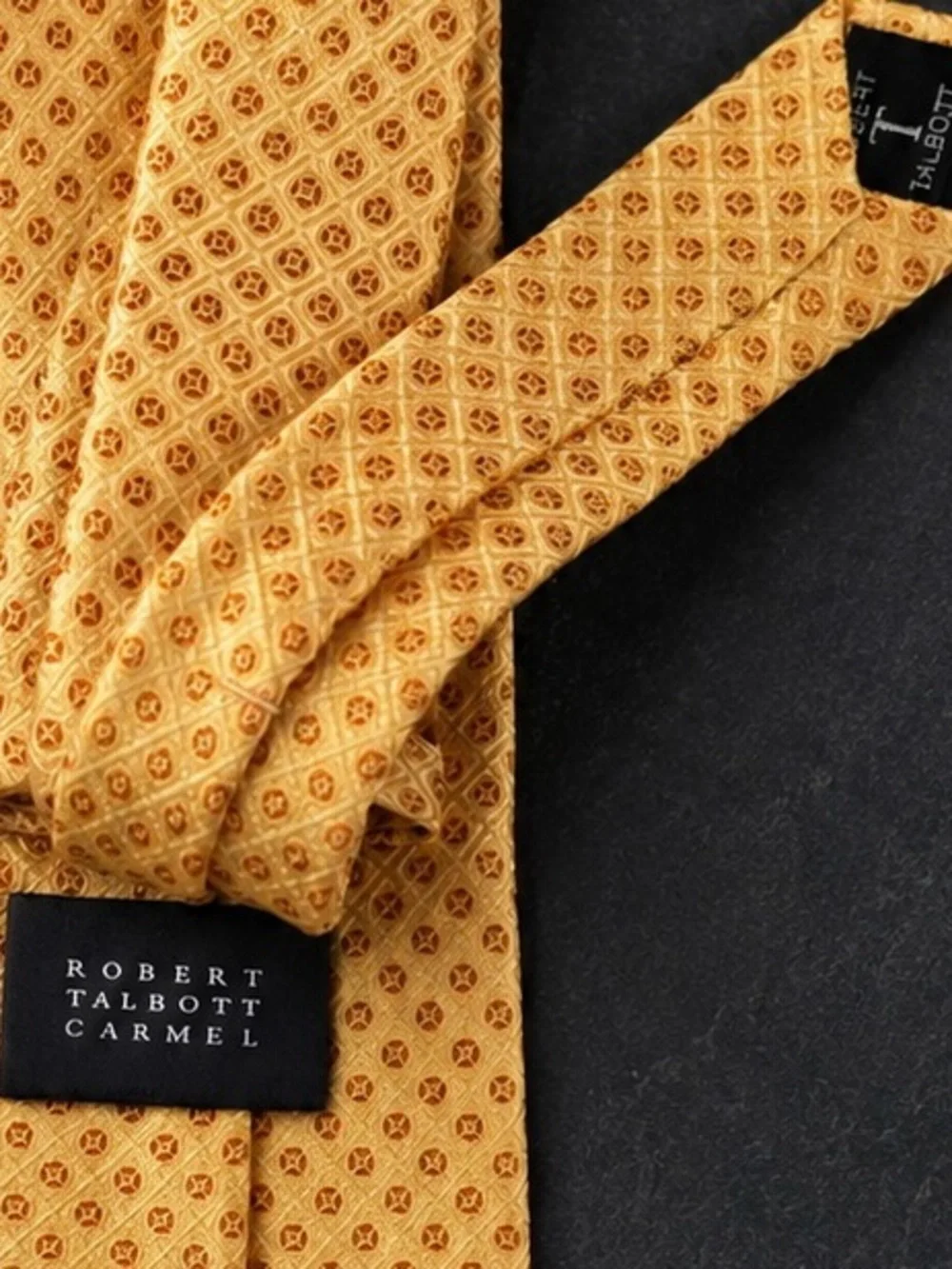 Robert Talbott Carmel Mens Silk Tie Hand Sewn Gold Geometric USA 3.5x58